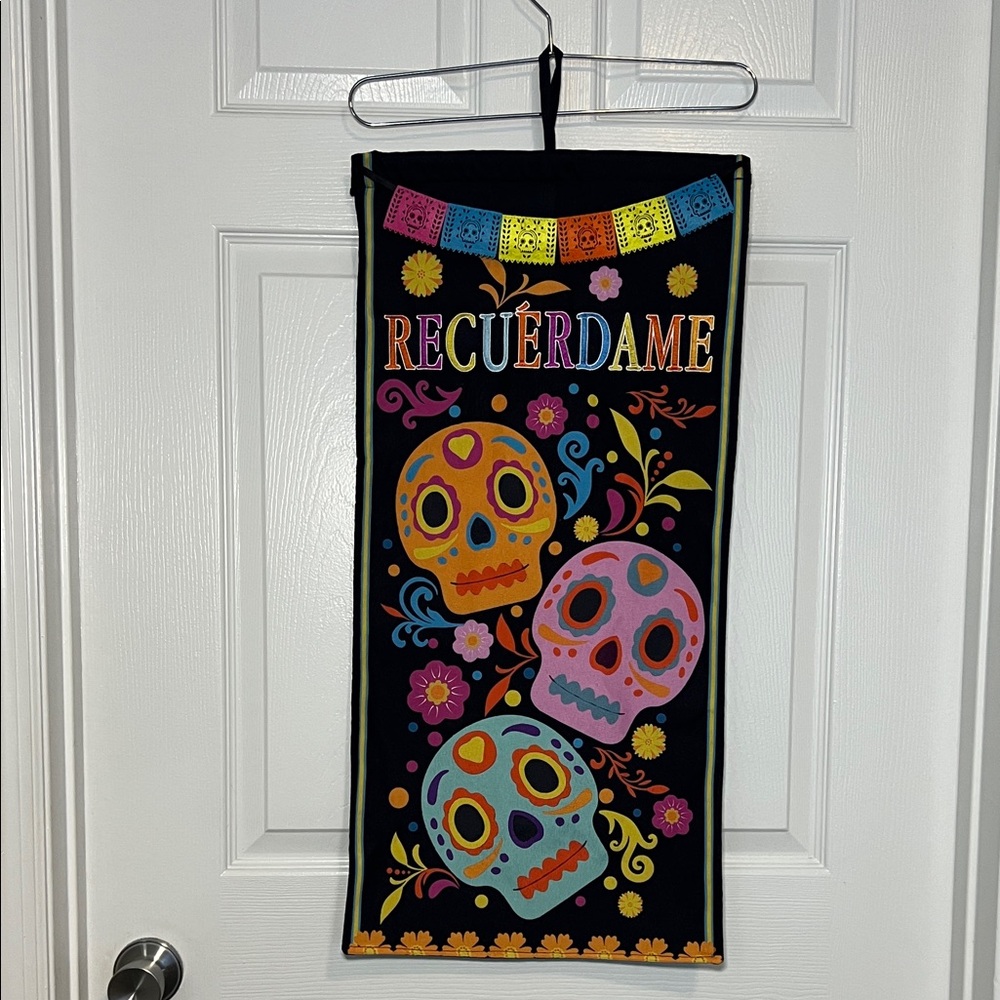 Day of the Dead, Recuerdame Colorful Skull Wall Hanging Decoration